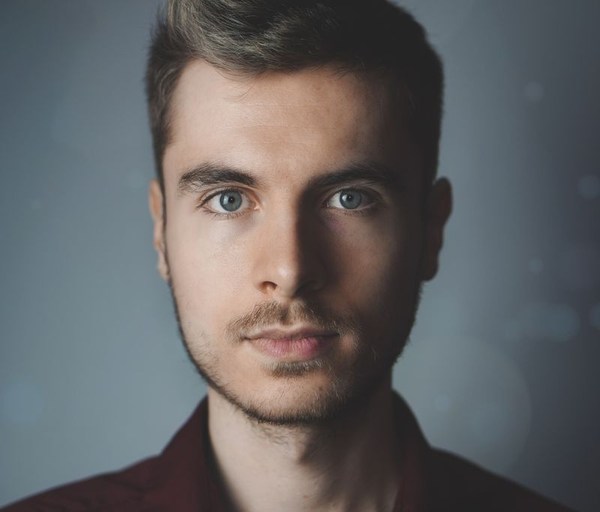 Jono S.